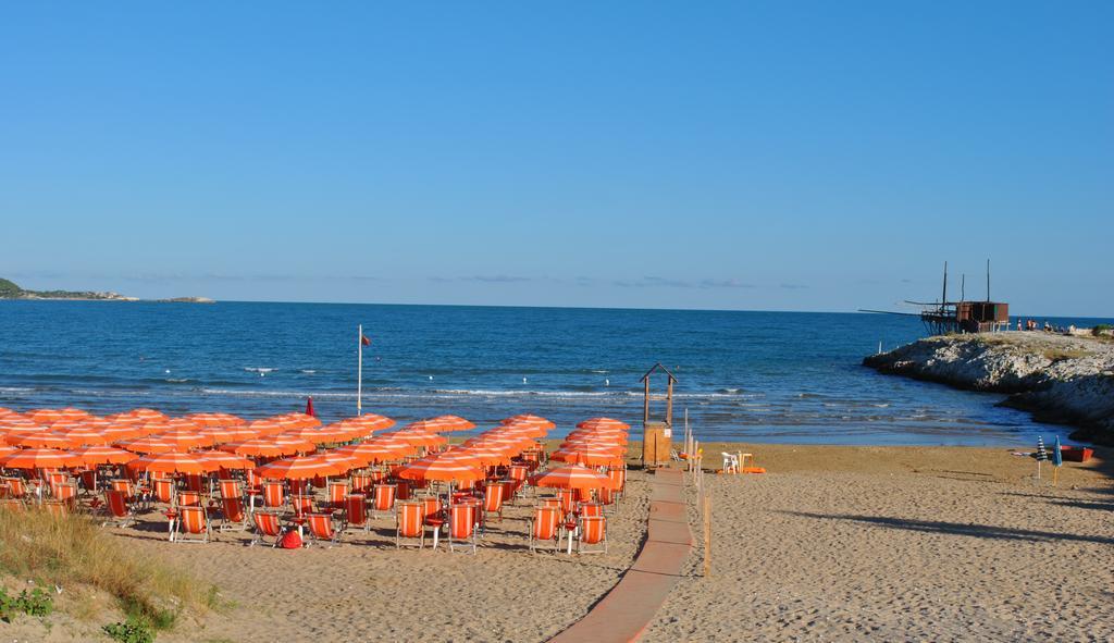 Camping Village Baia Falcone 维耶斯泰 外观 照片