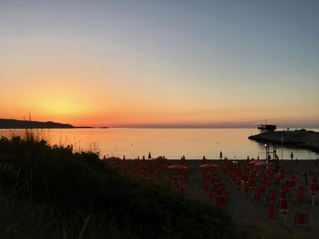 Camping Village Baia Falcone 维耶斯泰 外观 照片
